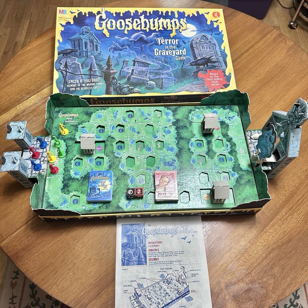 Goosebumps Terror in the Graveyard Board Game 1995 Edition COMPLETE SET